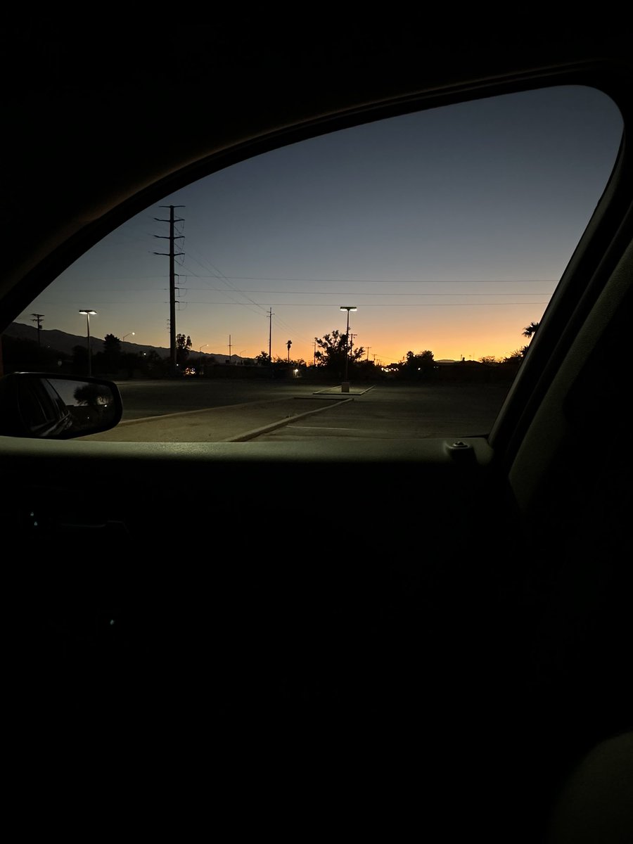 FuhnSiized's tweet photo. @daninarizona77 Good morning!! Sunrise from my inventory count down in Tucson! https://t.co/9WTdBTZgAW