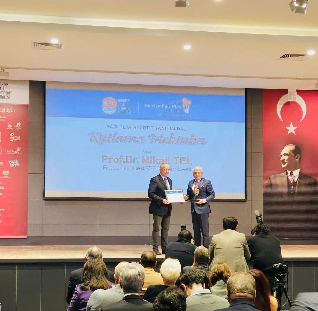 mikailtel's tweet photo. Türkiye Milli Olimpiyat Komitesi
Tarafından şahsıma verilen FairPlay  ödül gecesinden https://t.co/flrb7ulNcR