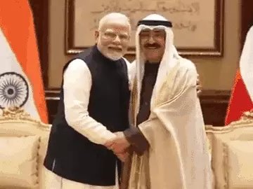 PM मोदी को मिला कुवैत का सर्वोच्च सम्मान:ऑर्डर ऑफ मुबारक अल कबीर पाने वाले पहले भारतीय PM; अब तक 20 देश कर चुके सम्मानित

प्रधानमंत्री मोदी ने कुवैत के अमीर मिशाल अल अहमद से मुलाकात की।
प्रधानमंत्री नरेंद्र मोदी को कुवैत दौरे के दूसरे दिन सर्वोच्च सम्मान ऑर्डर ऑफ मुबारक अल कबीर
