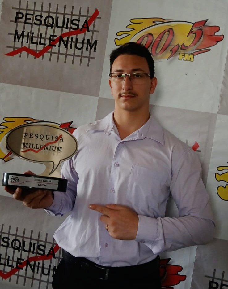 Rodrigogualand3's tweet photo. BICAMPEÃO seguido da #pesquisamillenium 

Vencedor das edições 2022 / 2023 https://t.co/ZtUtmN6RpD