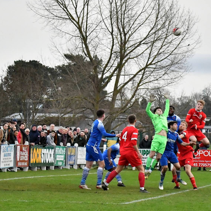 DenbighTownFC's tweet photo. SUPPORTERS GUIDE | The Vale of Clwyd Derby 

Everything you need to know ahead of our meeting with @RuthinTownFC on Boxing Day 🥊 

#DTFC
