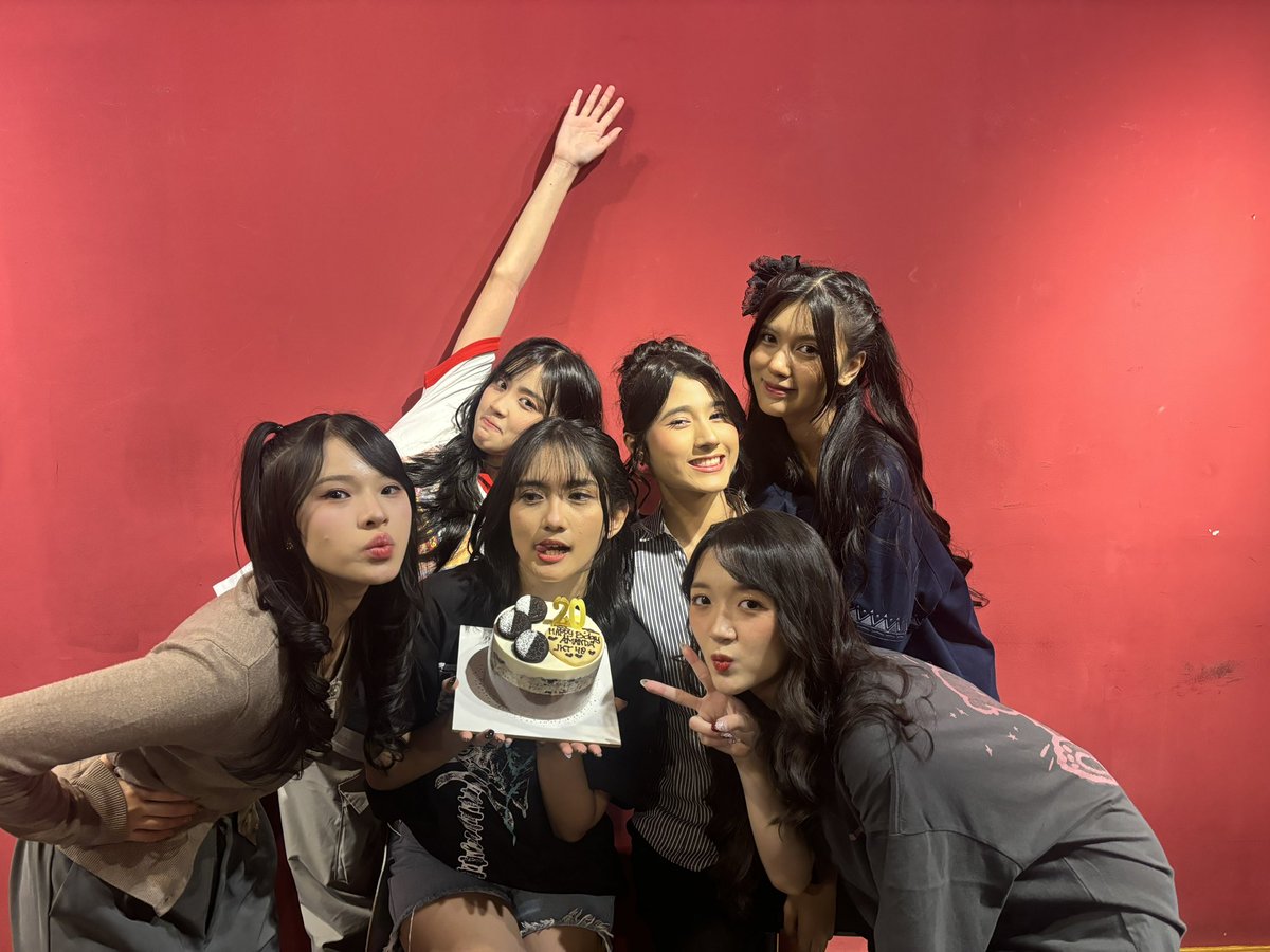 _amandapuspitaa's tweet photo. Sheyeng”ku semua❤️❤️ https://t.co/WAeW7Nkid8