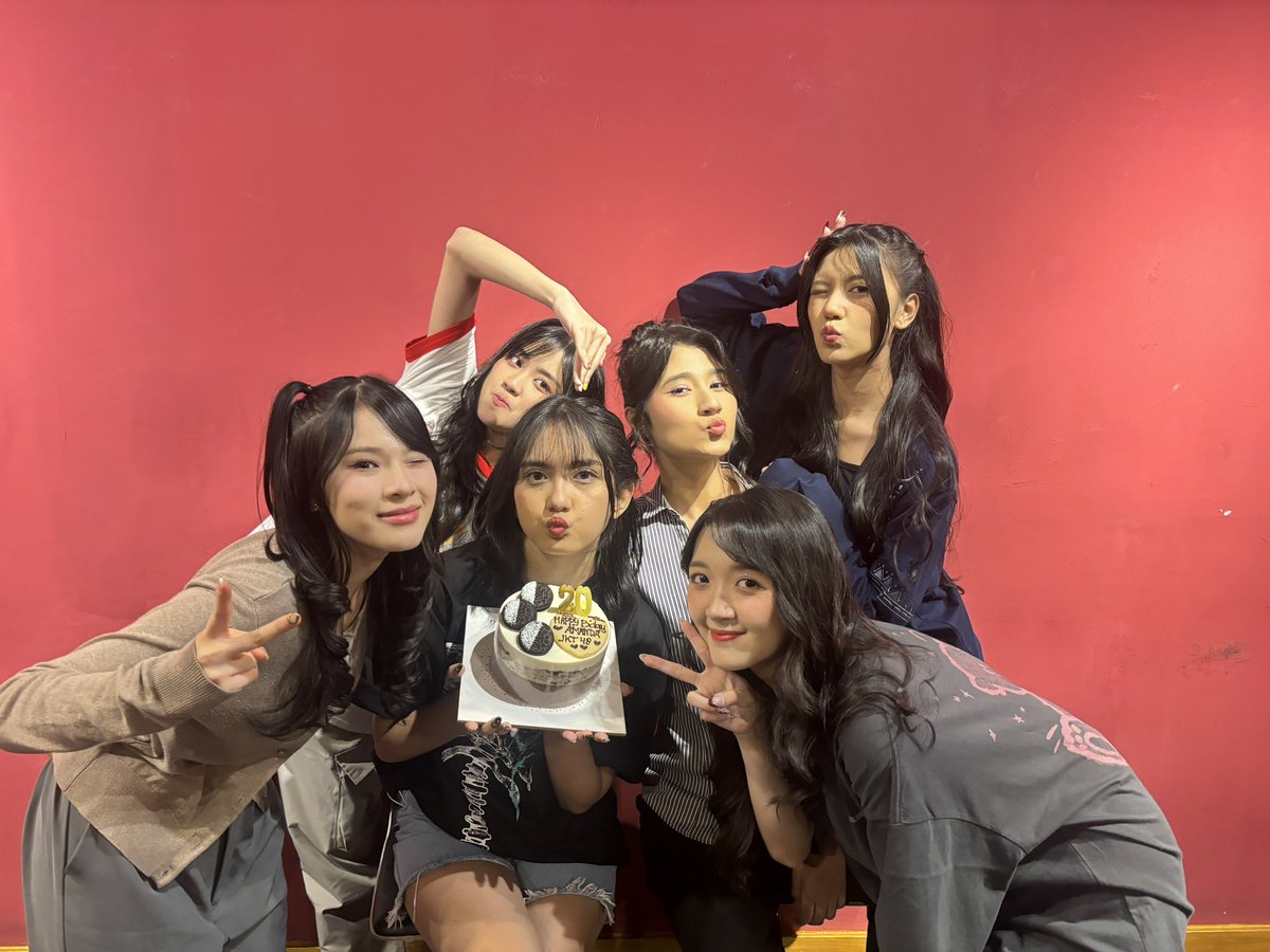 _amandapuspitaa's tweet photo. Sheyeng”ku semua❤️❤️ https://t.co/WAeW7Nkid8