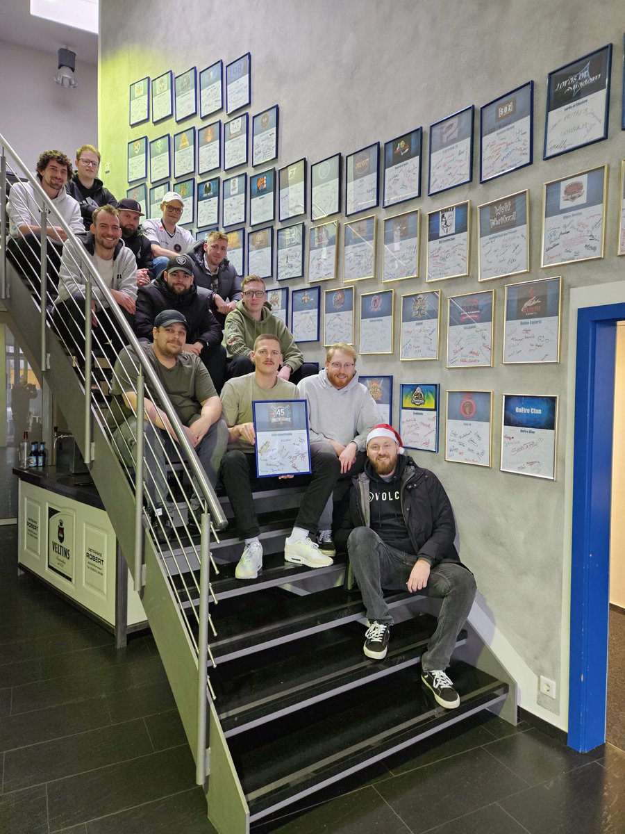 Die Letzte Community für dieses Jahr hat soeben das Lan Haus verlassen.🤝

Vielen Dank an die "45Drückerbande" für euren allerersten ersten Besuch bei uns.😊

Für uns geht es jetzt erst einmal in die Weihnachtspause.

rapidlan.de

#LANparty #lanhaus #gaming