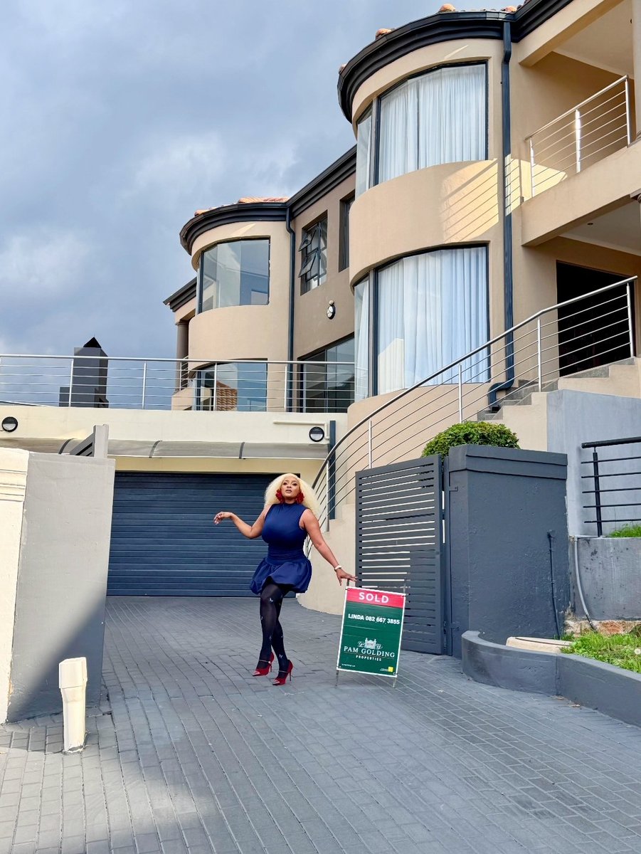 Musa_Khawula's tweet photo. Lethabo Lejoy purchases a 3 storey mansion worth R4 million after she was ridiculed for owning nothing by her useless friends at The Real Housewives of Johannesburg. https://t.co/yJqeMlUIea