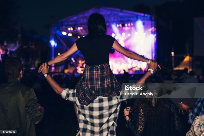 <a href="/DONGDHYUN/">Kim, DH.</a> <a href="/AtMyDrowning/">AMD 🌊</a> <a href="/_ofAMD/">With love, Jordan.</a> "Kalau gitu saya dan Dave pamit undur diri ya teman-teman. Mohon maaf apabila ada perbuatan dan perkataan yang kurang berkenan. Kami pamit undur diri!" Gendong <a href="/DONGDHYUN/">Kim, DH.</a> di atas pundak dan turun dari panggung bersamaan.