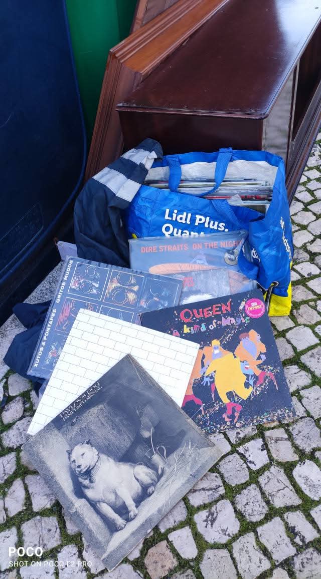 Isto devia dar prisão perpétua, com chibatadas todos os dias e agulhas espetadas nos tímpanos.