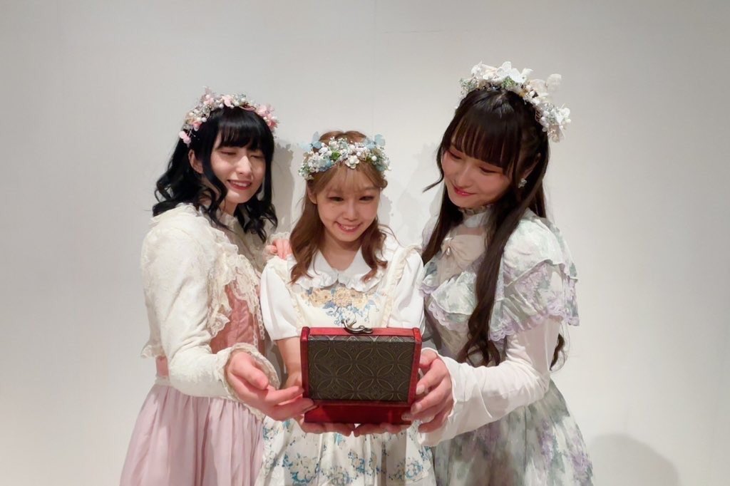 🎶『なんて美しい呪いなんでしょう』🎶

演劇ユニットリトルブレイバーvol.21
『 #孤独星のオルゴール』

無事に全日程終了致しました。
ご来場下さった皆様、誠にありがとうございました！

💍『この呪いから私は永遠に醒めなくていいわ！』💍