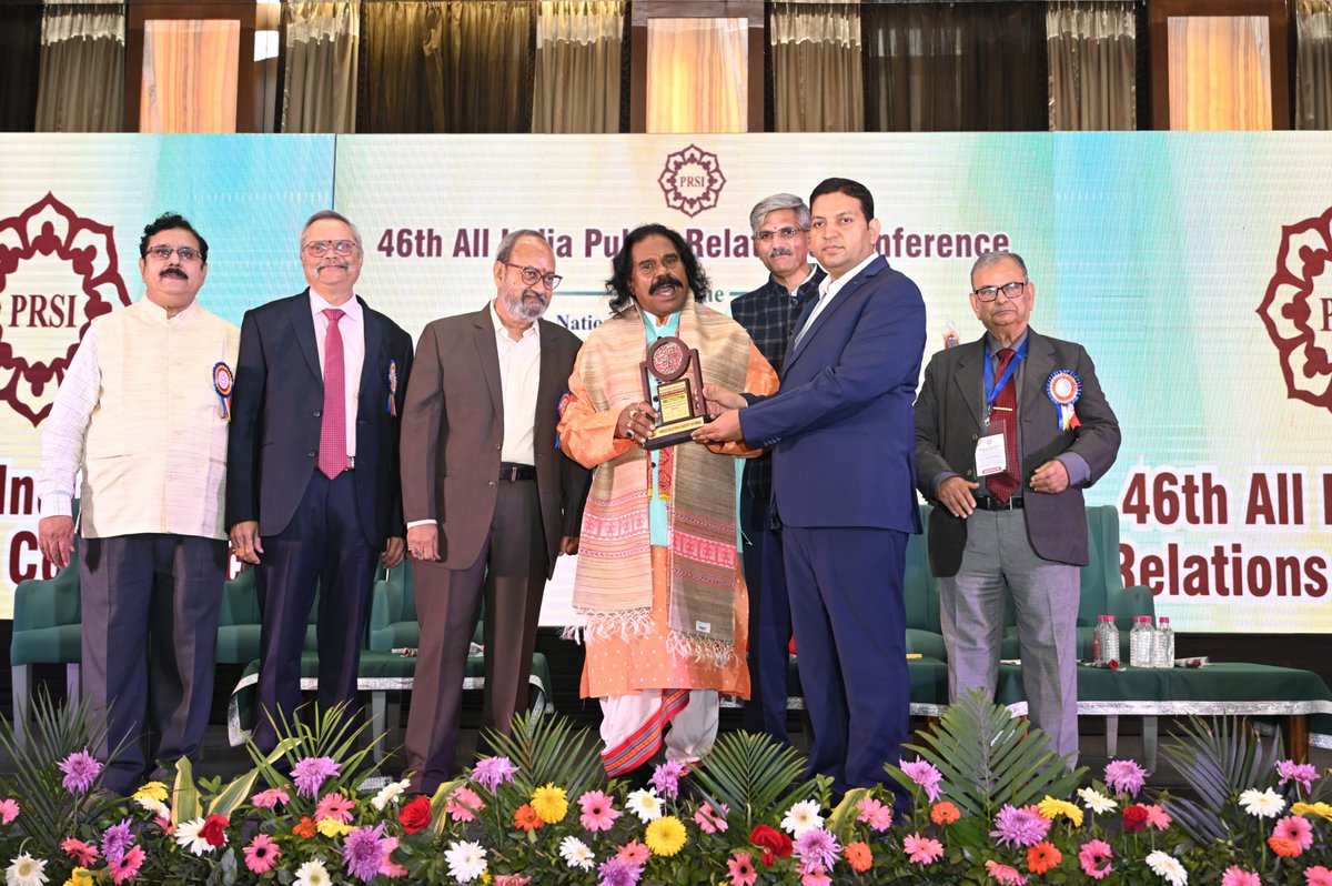 MAHARASHTRA DGIPR (@mahadgipr) on Twitter photo .<a href="/Mahatranscoltd/">Mahatransco</a> рдЪреНрдпрд╛ рдЬрдирд╕рдВрдкрд░реНрдХ рд╡рд┐рднрд╛рдЧрд╛рд▓рд╛ рд╕рд░реНрд╡реЛрддреНрдХреГрд╖реНрдЯ рд╕реЛрд╢рд▓ рдореАрдбрд┐рдпрд╛ рдЕрдБрдб рдкреАрдЖрд░, рдмреНрд░реЕрдВрдбрд┐рдВрдЧ рд╡ рднрд╛рд░рддрд░рддреНрди рдЕрдЯрд▓рдмрд┐рд╣рд╛рд░реА рд╡рд╛рдЬрдкреЗрдпреА рд░рд╛рд╖реНрдЯреНрд░реАрдп рдЬрд╛рдЧреГрддреА рдЕрднрд┐рдпрд╛рди рд╣рд╛ рд╡рд┐рд╢реЗрд╖ рдкреБрд░рд╕реНрдХрд╛рд░ рдорд┐рд│рд╛рд▓рд╛. рд░рд╛рдпрдкреВрд░, рдЫрддреНрддреАрд╕рдЧрдб рдпреЗрдереЗ #рдорд╣рд╛рдкрд╛рд░реЗрд╖рдг рдЪреЗ рдЬрдирд╕рдВрдкрд░реНрдХ рдЕрдзрд┐рдХрд╛рд░реА рдбреЙ. рдорд┐рд▓рд┐рдВрдж рдЖрд╡рддрд╛рдбреЗ рдпрд╛рдВрдиреА рд╣рд╛ рдкреБрд░рд╕реНрдХрд╛рд░ рд╕реНрд╡реАрдХрд╛рд░рд▓рд╛. .<a href="/Mahatranscoltd/">Mahatransco</a> рдЪреНрдпрд╛ рдЬрдирд╕рдВрдкрд░реНрдХ рд╡рд┐рднрд╛рдЧрд╛рд▓рд╛ рд╕рд░реНрд╡реЛрддреНрдХреГрд╖реНрдЯ рд╕реЛрд╢рд▓ рдореАрдбрд┐рдпрд╛ рдЕрдБрдб рдкреАрдЖрд░, рдмреНрд░реЕрдВрдбрд┐рдВрдЧ рд╡ рднрд╛рд░рддрд░рддреНрди рдЕрдЯрд▓рдмрд┐рд╣рд╛рд░реА рд╡рд╛рдЬрдкреЗрдпреА рд░рд╛рд╖реНрдЯреНрд░реАрдп рдЬрд╛рдЧреГрддреА рдЕрднрд┐рдпрд╛рди рд╣рд╛ рд╡рд┐рд╢реЗрд╖ рдкреБрд░рд╕реНрдХрд╛рд░ рдорд┐рд│рд╛рд▓рд╛. рд░рд╛рдпрдкреВрд░, рдЫрддреНрддреАрд╕рдЧрдб рдпреЗрдереЗ #рдорд╣рд╛рдкрд╛рд░реЗрд╖рдг рдЪреЗ рдЬрдирд╕рдВрдкрд░реНрдХ рдЕрдзрд┐рдХрд╛рд░реА рдбреЙ. рдорд┐рд▓рд┐рдВрдж рдЖрд╡рддрд╛рдбреЗ рдпрд╛рдВрдиреА рд╣рд╛ рдкреБрд░рд╕реНрдХрд╛рд░ рд╕реНрд╡реАрдХрд╛рд░рд▓рд╛.