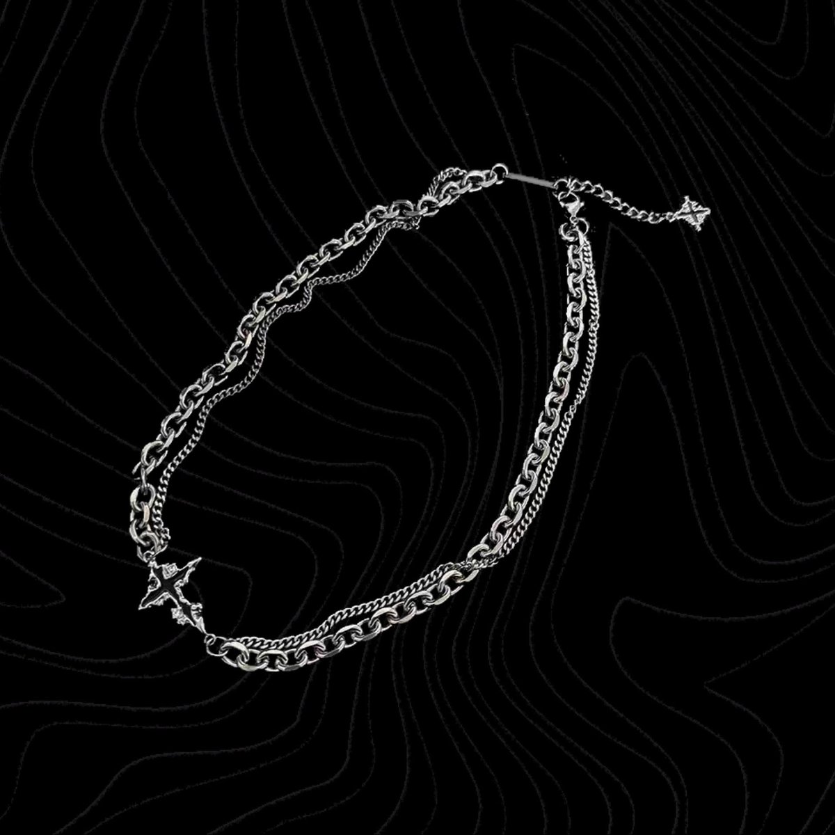 BareUrban_'s tweet image. Titanium jewelry set; Neck piece &amp;amp; Bracelet available

Color - Silver

Price; Neck piece - N15,000, Bracelet - N10,000, As a set - N22,000

#urbanessentials #streetwearculture #trendsetters #bareurban