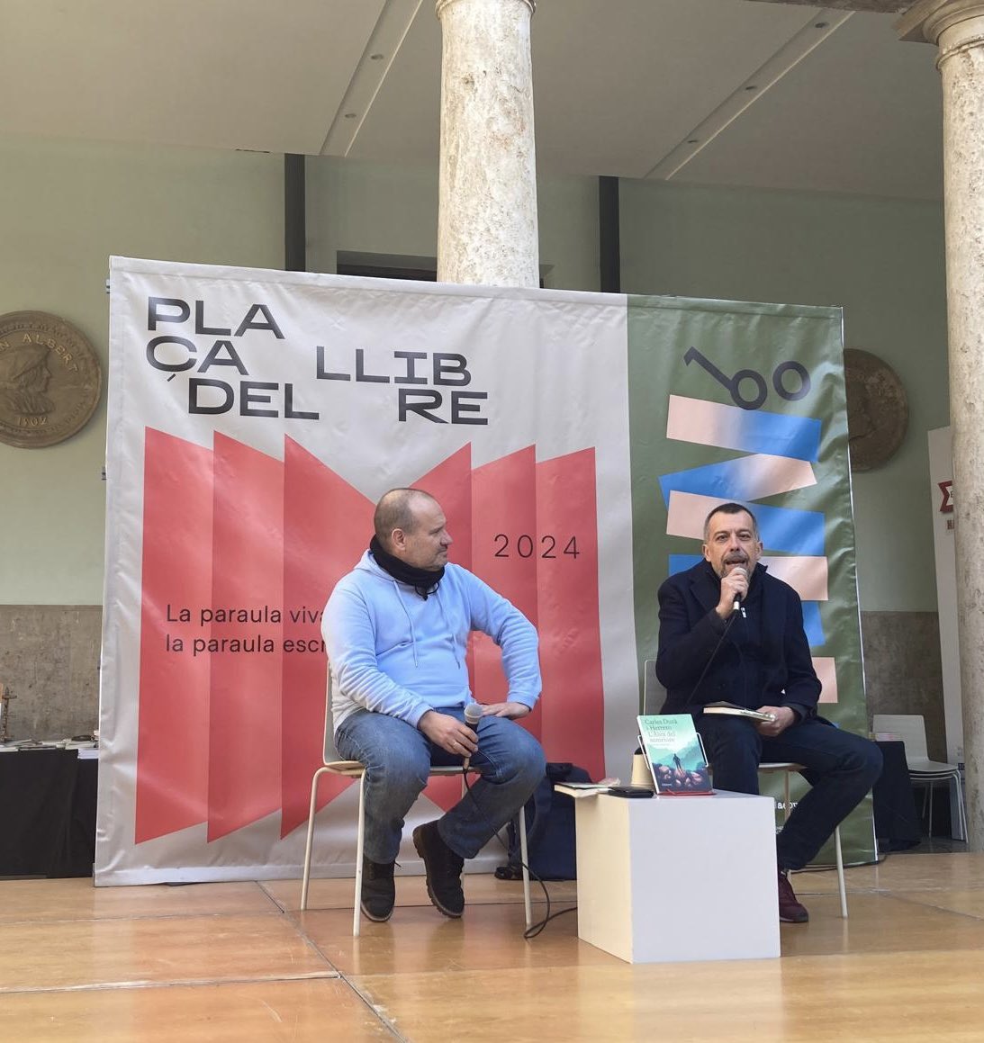 Gràcies <a href="/antonirubio/">Antoni Rubio</a> per la presentació i l’estima! <a href="/placadelllibre/">Plaça del Llibre</a> <a href="/universllibres/">Univers</a> <a href="/ONCECatalunya/">ONCE Catalunya</a> 
<a href="/alexpresarte/">Àlex Durà</a>