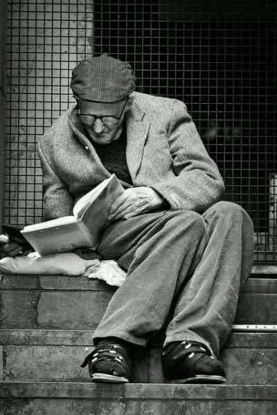 jaimeclara's tweet photo. A  @InmaRodrguez20 y a mi nos encanta leer. Por eso previo a la navidad, los invitamos a escuchar el nuevo episodio de La Tercera Orilla, un #podcast en el que compartimos opiniones sobre los temas que nos interesan Aquí en este link 👉👉👉👉   https://t.co/O3Fii7MDNG https://t.co/VOknHyAw4b