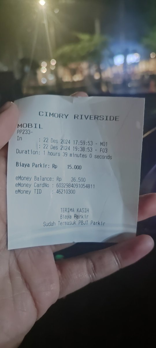 martdiko's tweet photo. Baru kali ini loh gw bayar parkir 15rb dengan durasi kurang dari 2 jam... Sebelumnya paling cuma 8rb... Bener gk nih min? Masa biaya parkir nya segini sih dengan durasi kurang dari 2 jam, sedangkan pas masuk parkir ada tulisan 1 jam pertama 5000, tiap jam berikutnya 3000 @Cimory https://t.co/00vOfgPWIr