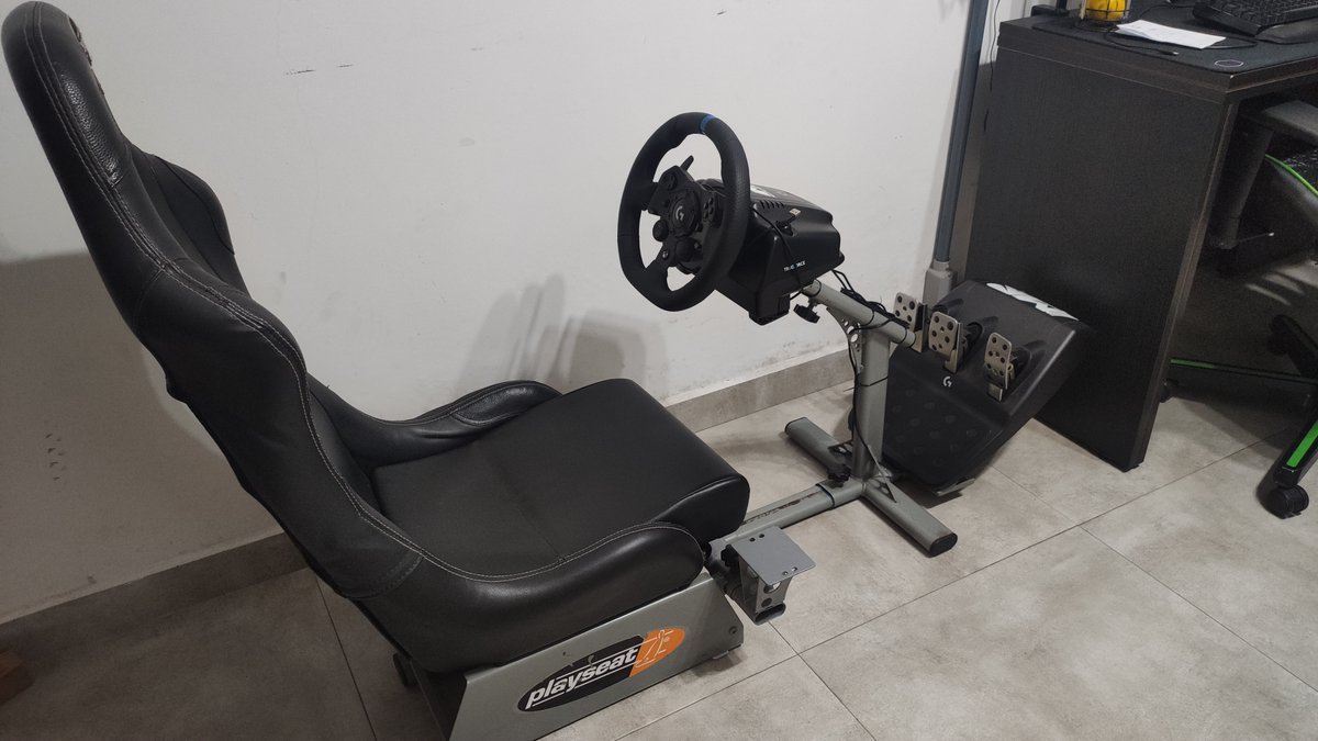 Férias! Ontem participei da última corrida do ano, a CORRIDA DOS 1000KM pelo <a href="/MultitapRacing/">Multitap Racing</a> com meu parceiro <a href="/rodrigogatti/">Rodrigo Gatti</a> 
Corrida boa demais, corremos, transmitimos, comentamos, fizemos sorteios, foi um sucesso.
Agora o volante descansa até 2025 🥂
Valeu Multitap Racing 👏