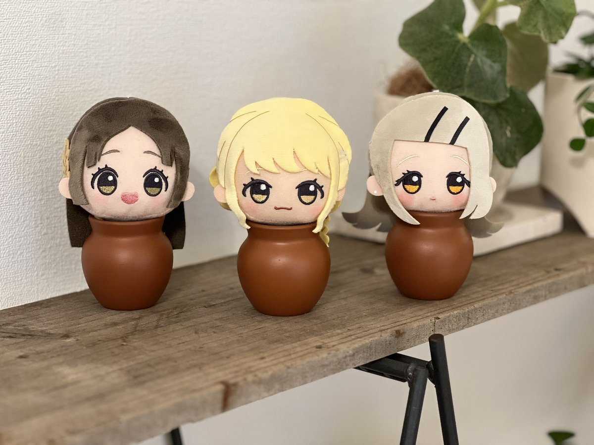 家にあったツボの容器に入れたらまずい絵面になった