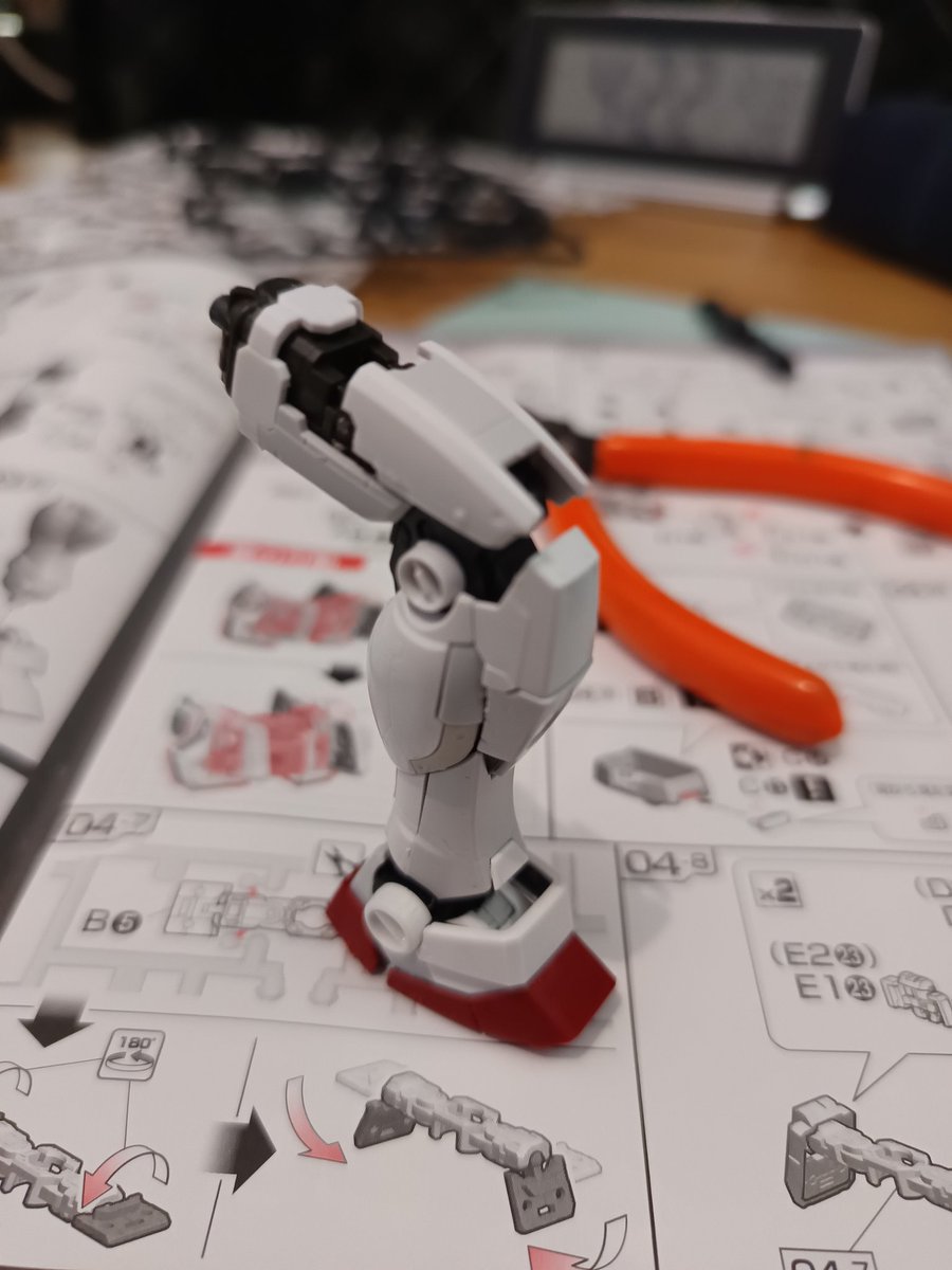 PapermasteroneTT tweet media