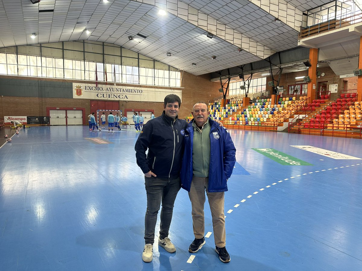 talaverano86's tweet photo. Hoy con el papi acompañando a nuestro equipo!! @FS_Talavera os seguiremos allá donde vayáis! @KekoS87 primero del día…ahora vamos a por el segundo!!! https://t.co/E3lKJ84C0i