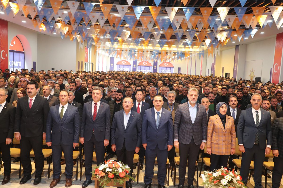 Suleyman Elgün 🇹🇷🌹 (@elgunsuleyman) on Twitter photo Teşekkürler EYYUBİYEM Yine büyüklüğünü gösterdin
Cumhurbaşkanımız a olan bağlılığını kongre salonunu hıca hınç doldurarak gösterdin hepinize ayrı ayrı teşekkür ediyorum
<a href="/bybekirbozdag/">Bekir Bozdağ</a> <a href="/akpartiurfa/">AK PARTİ ŞANLIURFA</a> @akpartieyyubiye <a href="/erkankandemir/">Erkan Kandemir</a> Teşekkürler EYYUBİYEM Yine büyüklüğünü gösterdin
Cumhurbaşkanımız a olan bağlılığını kongre salonunu hıca hınç doldurarak gösterdin hepinize ayrı ayrı teşekkür ediyorum
<a href="/bybekirbozdag/">Bekir Bozdağ</a> <a href="/akpartiurfa/">AK PARTİ ŞANLIURFA</a> @akpartieyyubiye <a href="/erkankandemir/">Erkan Kandemir</a>