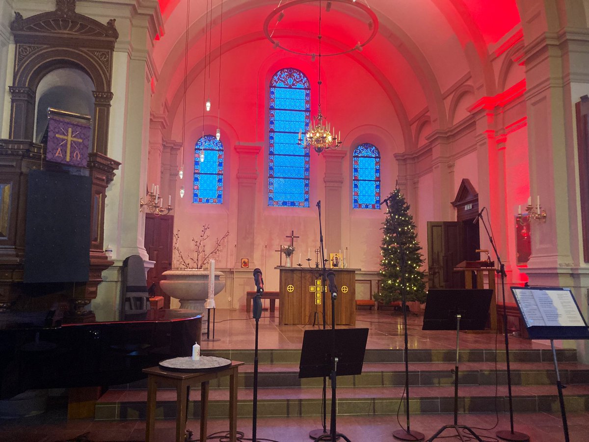 jannickep74's tweet image. Då är vi här 🎼❤️🕯️✨🎶✨🎄

Nu lyfter vi taket och önskar god jul med vår konsert 🎶✨🎶🙌🏼✨

#vardigsjälv #godjul #konsert #sjungaikör #glädje