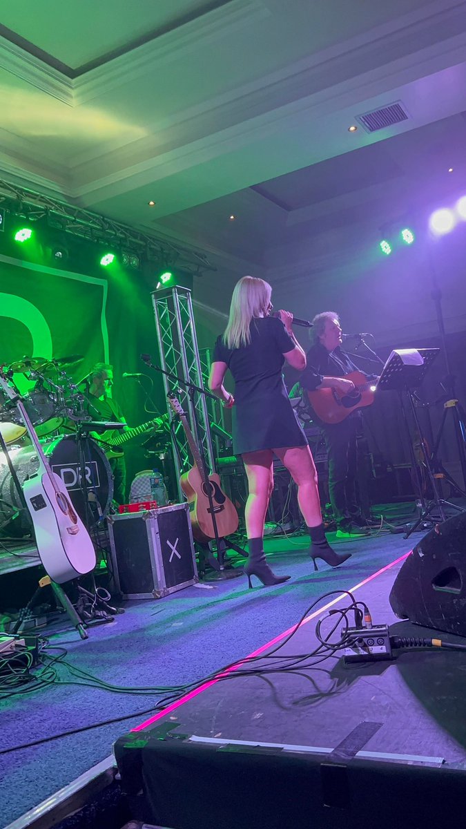 sarahgrant155's tweet photo. Night out at Derek Ryan &amp; Cliona Hagan 🎶💙 #DerekRyan #ClionaHagan #ClanreeHotel #Letterkenny #CountryMusicWeekend https://t.co/jGpBE8x5bt
