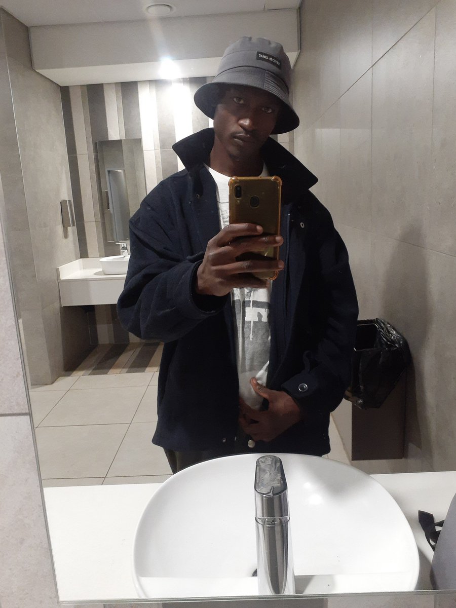 LunaticWizzY's tweet photo. ~🌊🦦🌪⚡🌍💎💜🩷🩵🩷🩵🩶😮‍💨💜🫠🌠🌻🔥🔥🔥
.
#Katlehong ❤🌻
#Africa 🌍💎💜🌾
#WizzY 😉👍🏾 https://t.co/v6o52OmEpj
