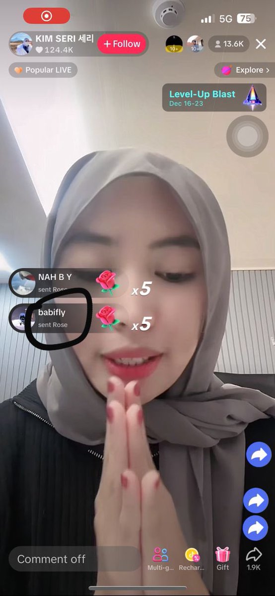 syaaapotter's tweet photo. Yg bagi gift pun sama perangai macam kau. https://t.co/MAaziuAuUy