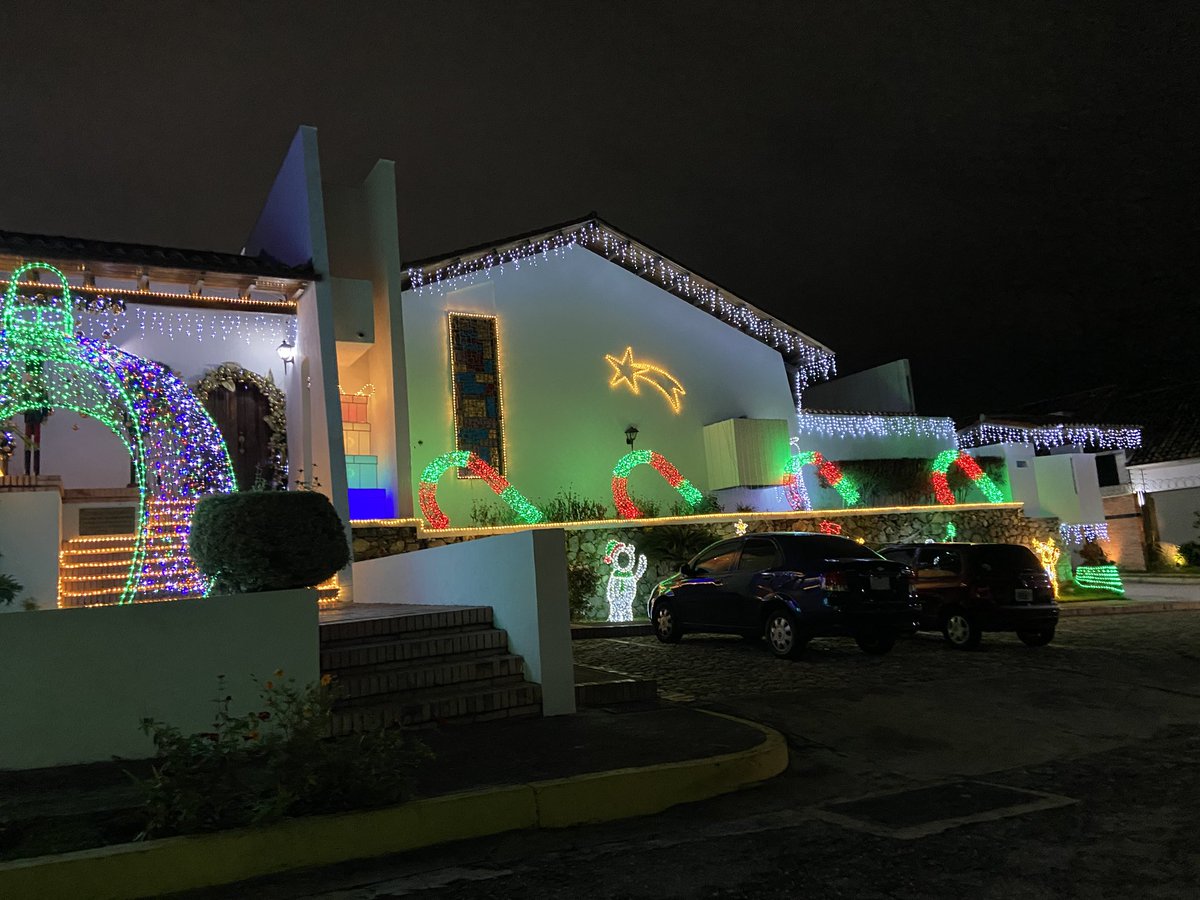 chuecosusana's tweet photo. #MeridaSinGasYSinLuz es una realidad espantosa. Miles de merideños sufren la escasez y ausencia de #ServiciosBasicos, sin importar edad ni condición. Más de 3 semanas sin gas y más de 4 horas de oscuridad diarias son una pesadilla. Mientras así luce la res del gobernador https://t.co/sPXYKeW9Az