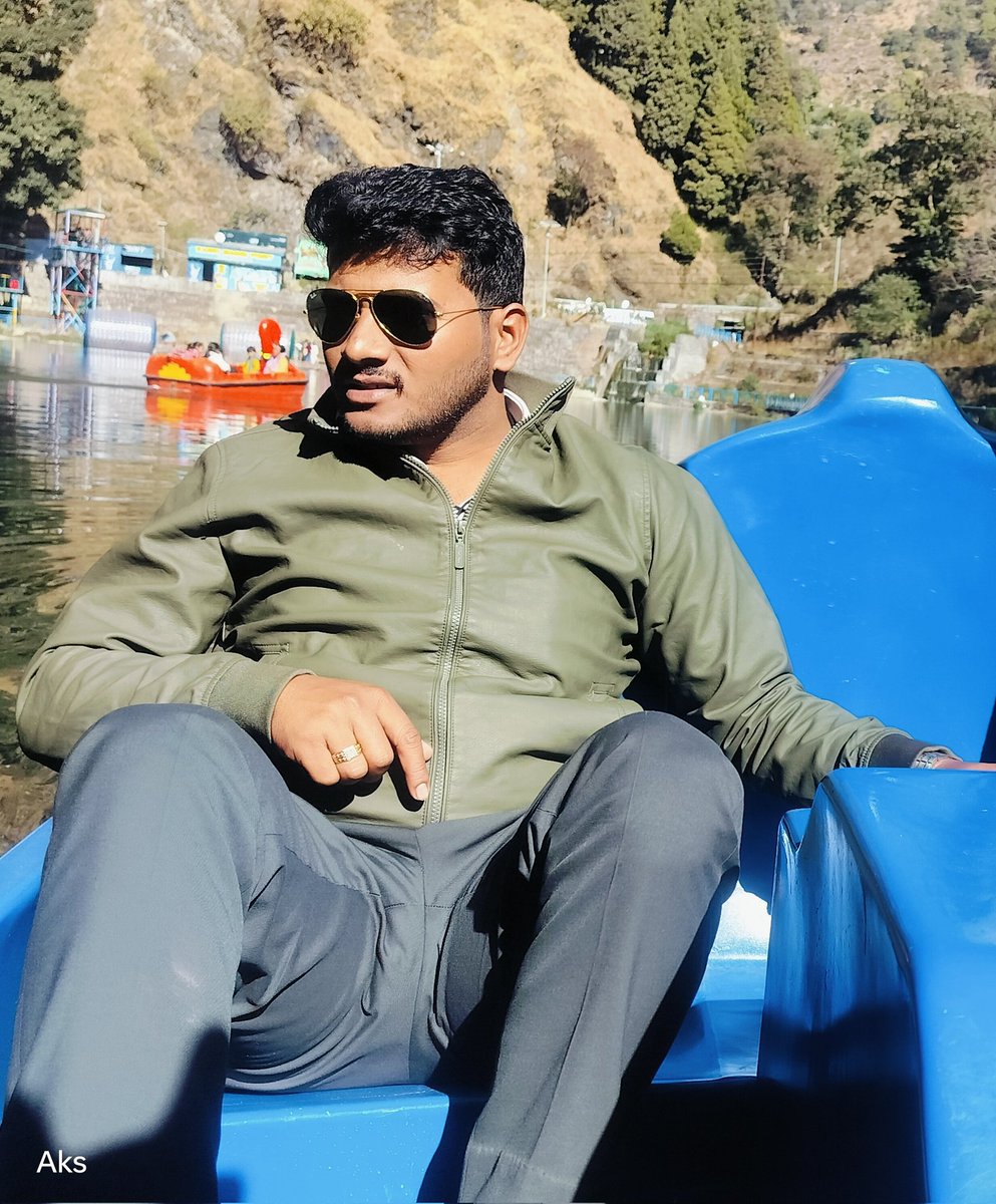 फोटू खींच लाया हूं, बस अकेले की कम हैं 😜