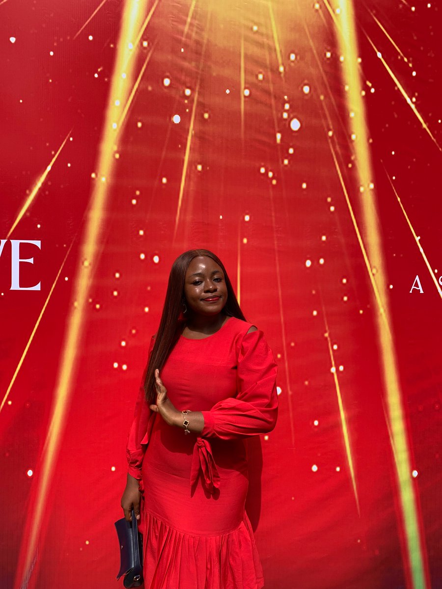 aruwa_omojo's tweet photo. Pretty lady in Red❤️..
Happy Holidays 🥳🥳🥳🥳 https://t.co/HpF2QHKR4t