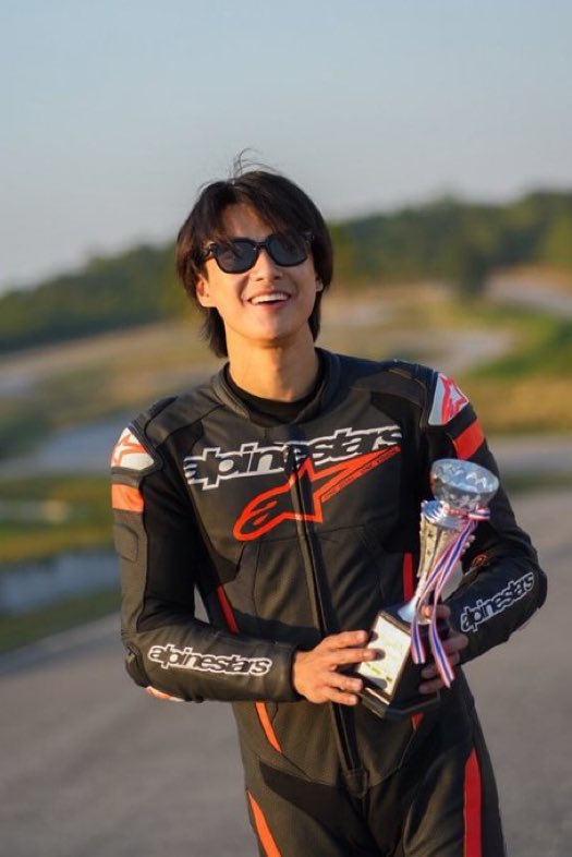 numwhan_66's tweet photo. โอมเพี้ยงเก่งมากค่ะ คุณนักแข่ง 👍🏆 (นี่ขนาดรถซ้อมนะ ถ้ารถจริงจะขนาดไหน) #ohmpawat https://t.co/YonMXnCNbg
