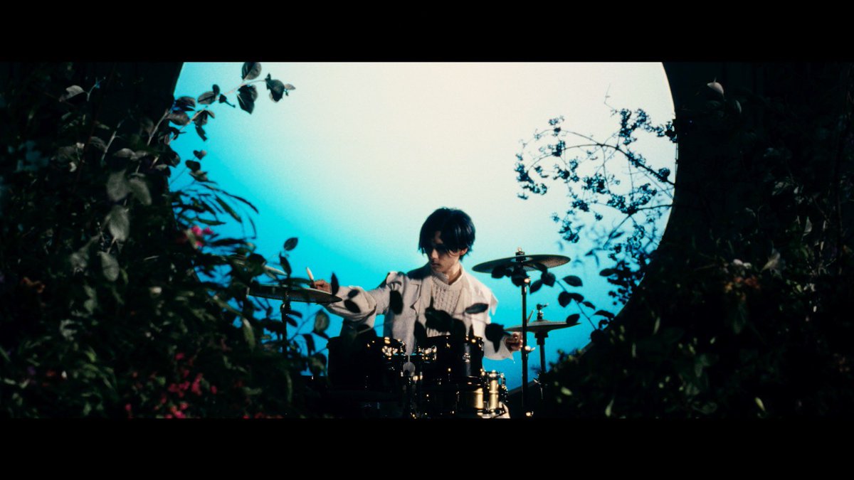 s_focusus's tweet photo. My work.
(@shintenchi0601 )
E.v.e -musicvideo-

ジグザグのMV監督させて頂きました🎄
素敵な楽曲ありがとうございました！
#ジグザグ https://t.co/aEIUUCSBQS