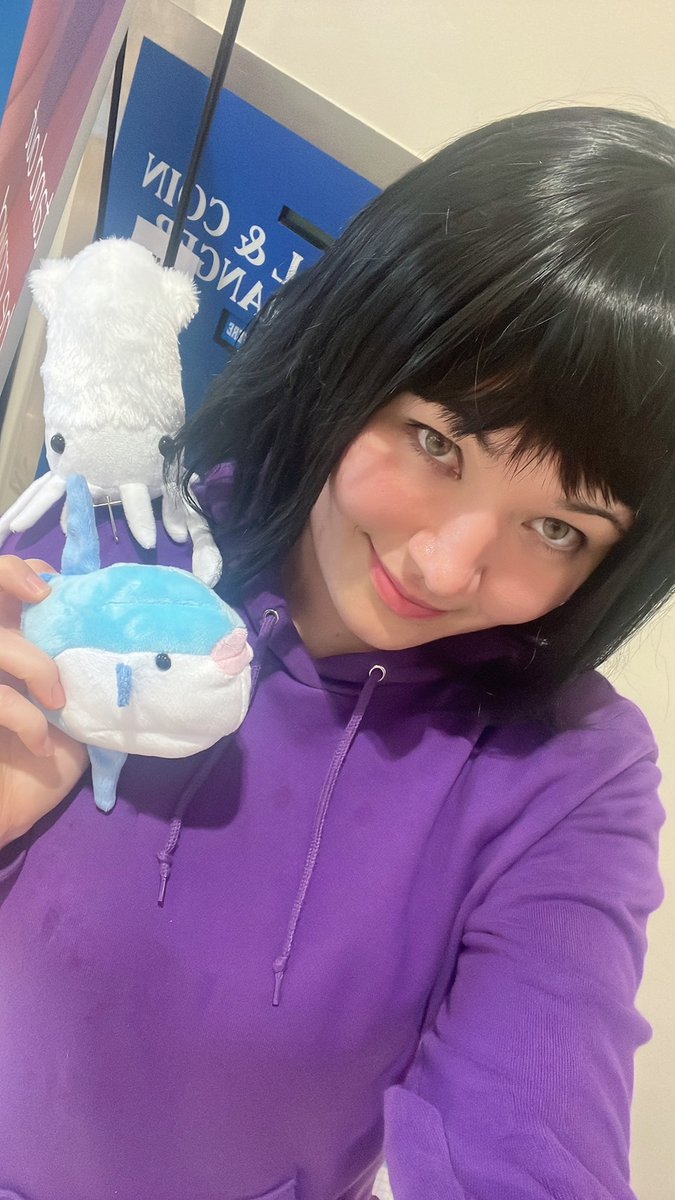 starofjems's tweet photo. Cosed hsy yesterday and was so delighted to find a decent amount of ORV 🥰 and a singular DEBUT OR DIE https://t.co/9cxNYA9U2e