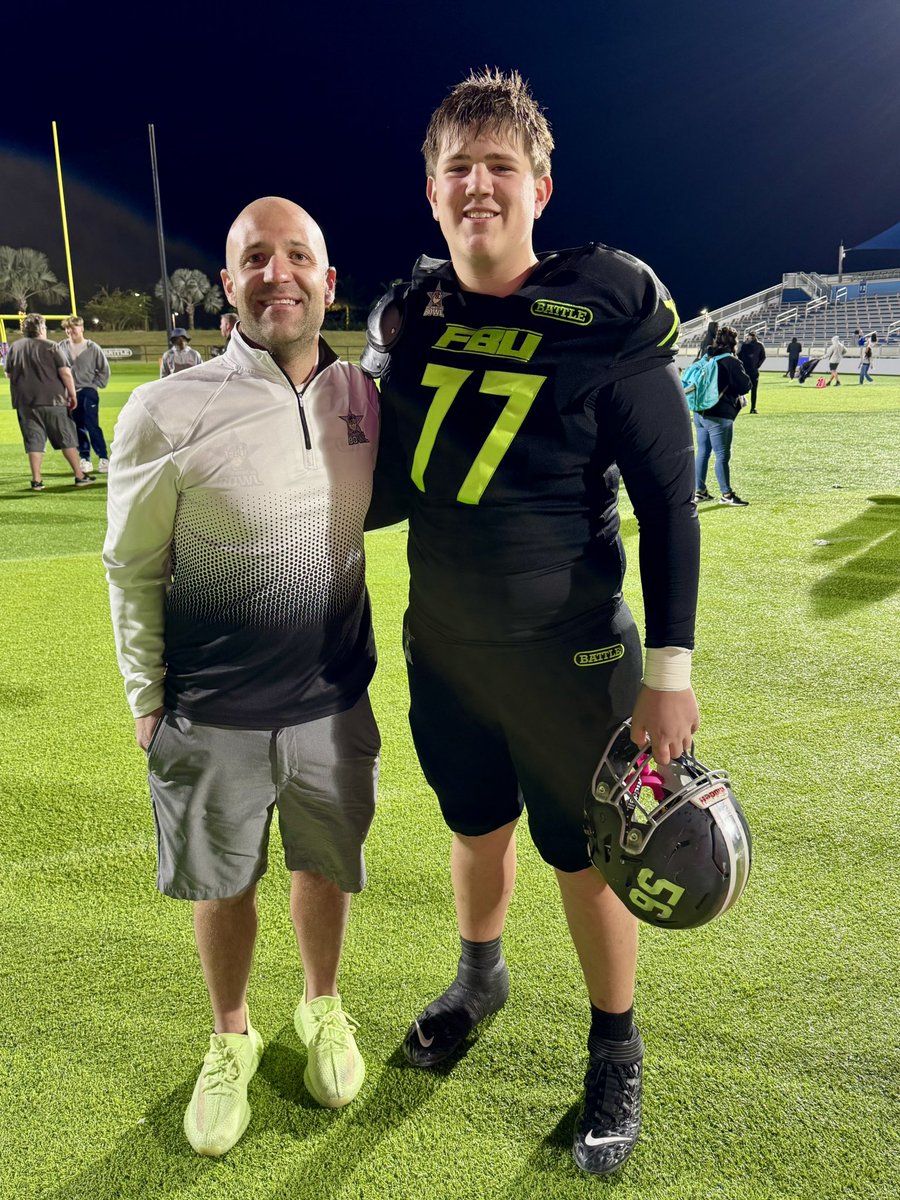 brockbarrows_'s tweet photo. Grateful to represent Missouri and Lee’s Summit West High School at the FBU Freshman All American Bowl.  Played every series but one. O sacks allowed, 1 pressure against an amazing D-Line with a combined 50+ offers! @AWilliamsUSA @stevequinnFBU @LauerFBU @ErikRichardsUSA https://t.co/12cburgZk0