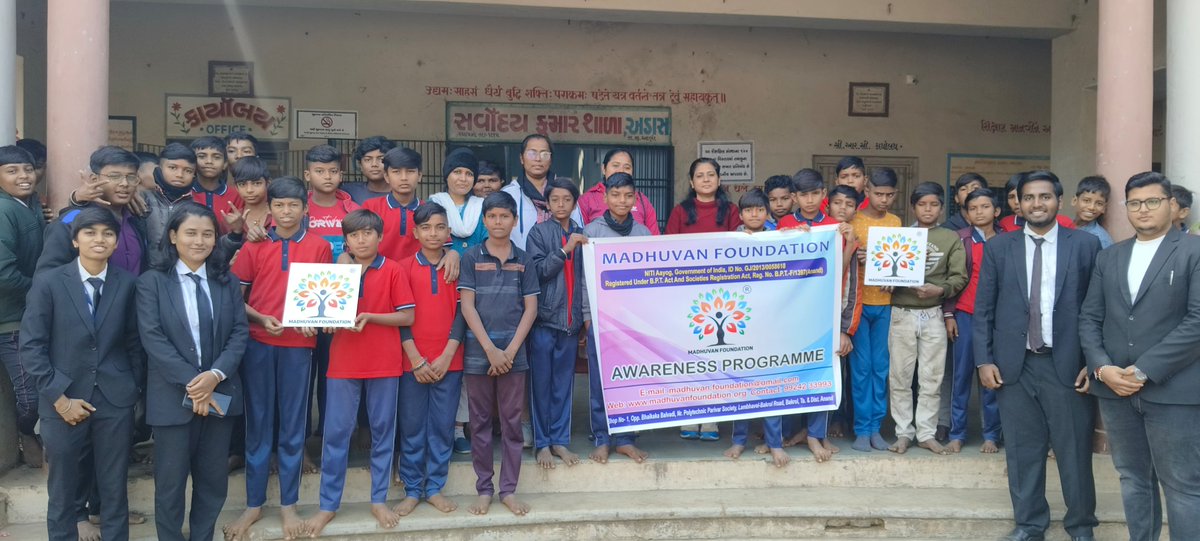 MadhuvanF's tweet photo. Madhuvan Foundation took a vital step towards promoting healthier habits for the future by organizing a Mobile Addiction Awareness Programme at Adas School. This engaging initiative aimed to educate students about the impact of excessive screen time and encourage a balanced. https://t.co/y8sdgxwvHM