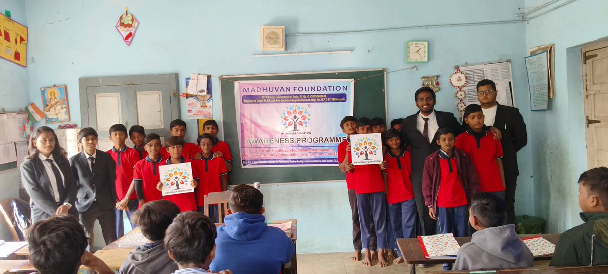 MadhuvanF's tweet photo. Madhuvan Foundation took a vital step towards promoting healthier habits for the future by organizing a Mobile Addiction Awareness Programme at Adas School. This engaging initiative aimed to educate students about the impact of excessive screen time and encourage a balanced. https://t.co/y8sdgxwvHM