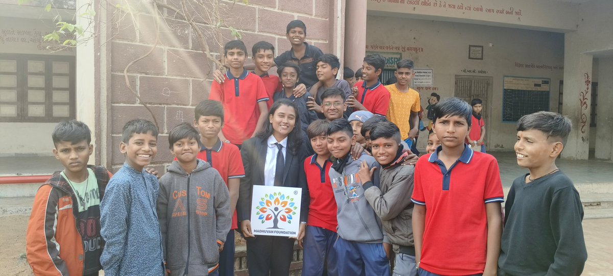 MadhuvanF's tweet photo. Madhuvan Foundation took a vital step towards promoting healthier habits for the future by organizing a Mobile Addiction Awareness Programme at Adas School. This engaging initiative aimed to educate students about the impact of excessive screen time and encourage a balanced. https://t.co/y8sdgxwvHM