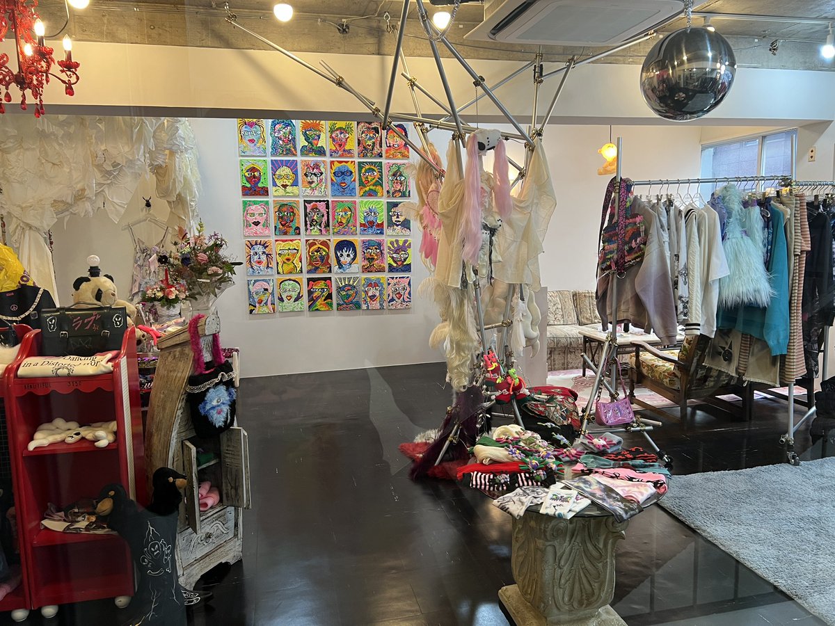 KOBINAI_jpn's tweet photo. KOBINAI🏠HOME
グランドオープン🕸️✨♟️
📍場所：東京都渋谷区道玄坂1-6-3　 
山路ビル3F KOBINAI 
★ 
🈺時間：13:00 –20:00 https://t.co/pYxXMmBlX8