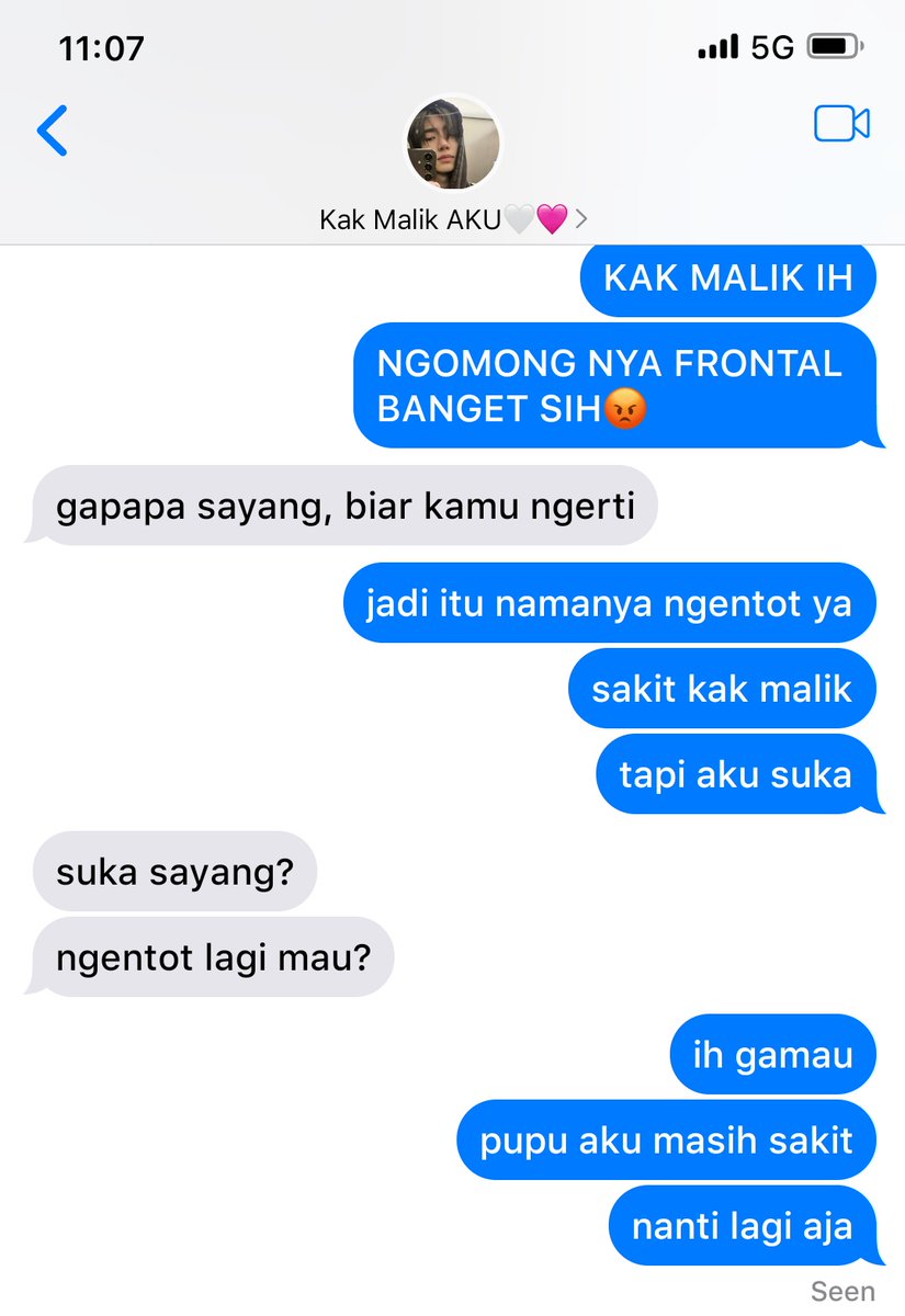 twinklechuckle's tweet photo. 3. karel terlalu polos https://t.co/tsECLBxvVv