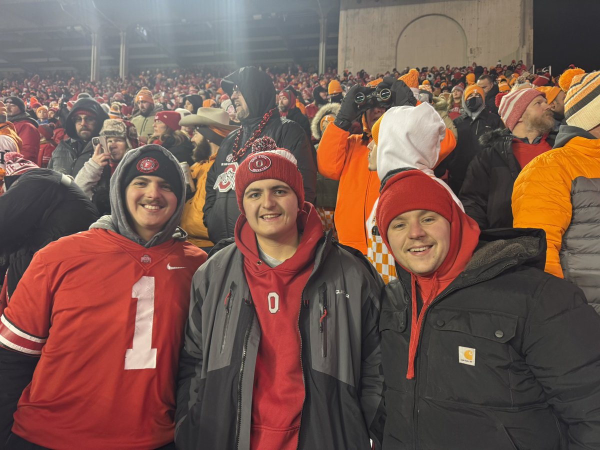 AnthonyDudley94's tweet photo. I said it sucks to be a Tennessee Volunteer 🎶 #SEC #GoBucks #PlayoffWeather https://t.co/E7LJSjFWcl