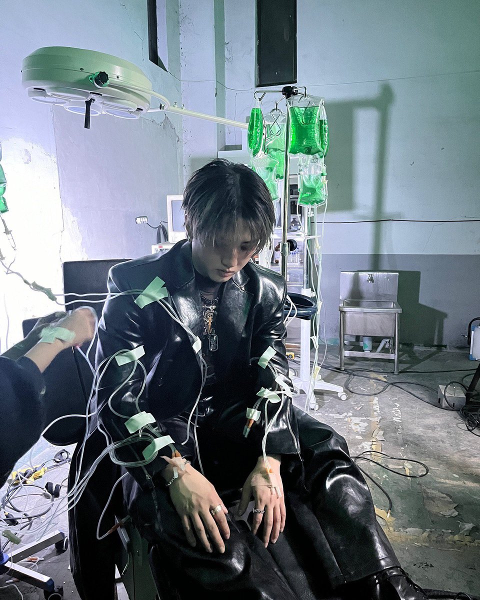 비니 tweet media