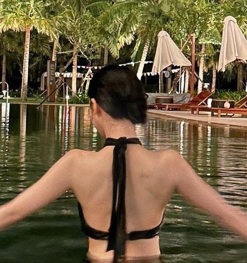 hourlykrn's tweet image. 