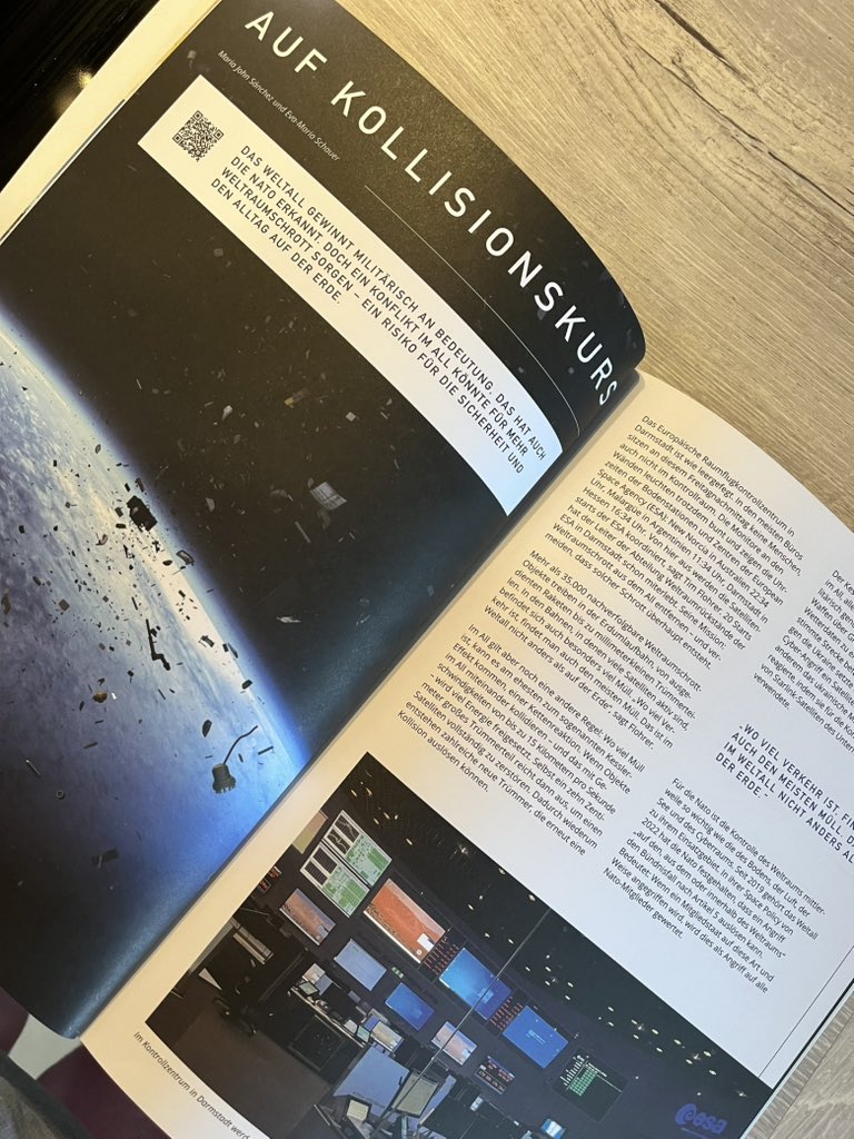 eva_schauer's tweet photo. Unser Magazin, das wir in Brüssel zu 75 Jahre NATO erstellt haben, ist da.💫 Im Artikel von Maria John Sánchez und mir geht‘s um Weltraummilitarisierung. Link zum Magazin: https://t.co/vTeO0rgZVu 🎙️Audios mit BTS-Einblicken gibt‘s hier: https://t.co/PZ5DOxI7Lj https://t.co/eQy0CsUFBs