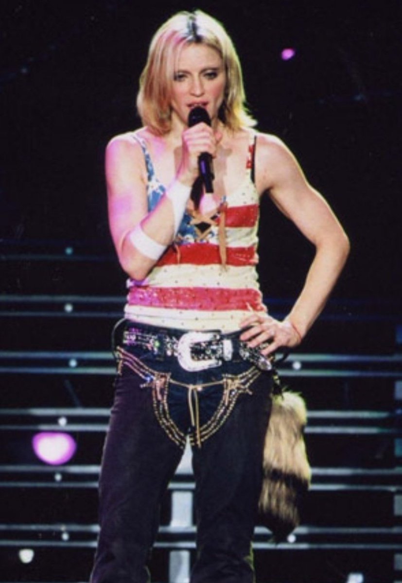 2001年[しっぽ]が流行しました。これはファーのキーホルダーで、2000年