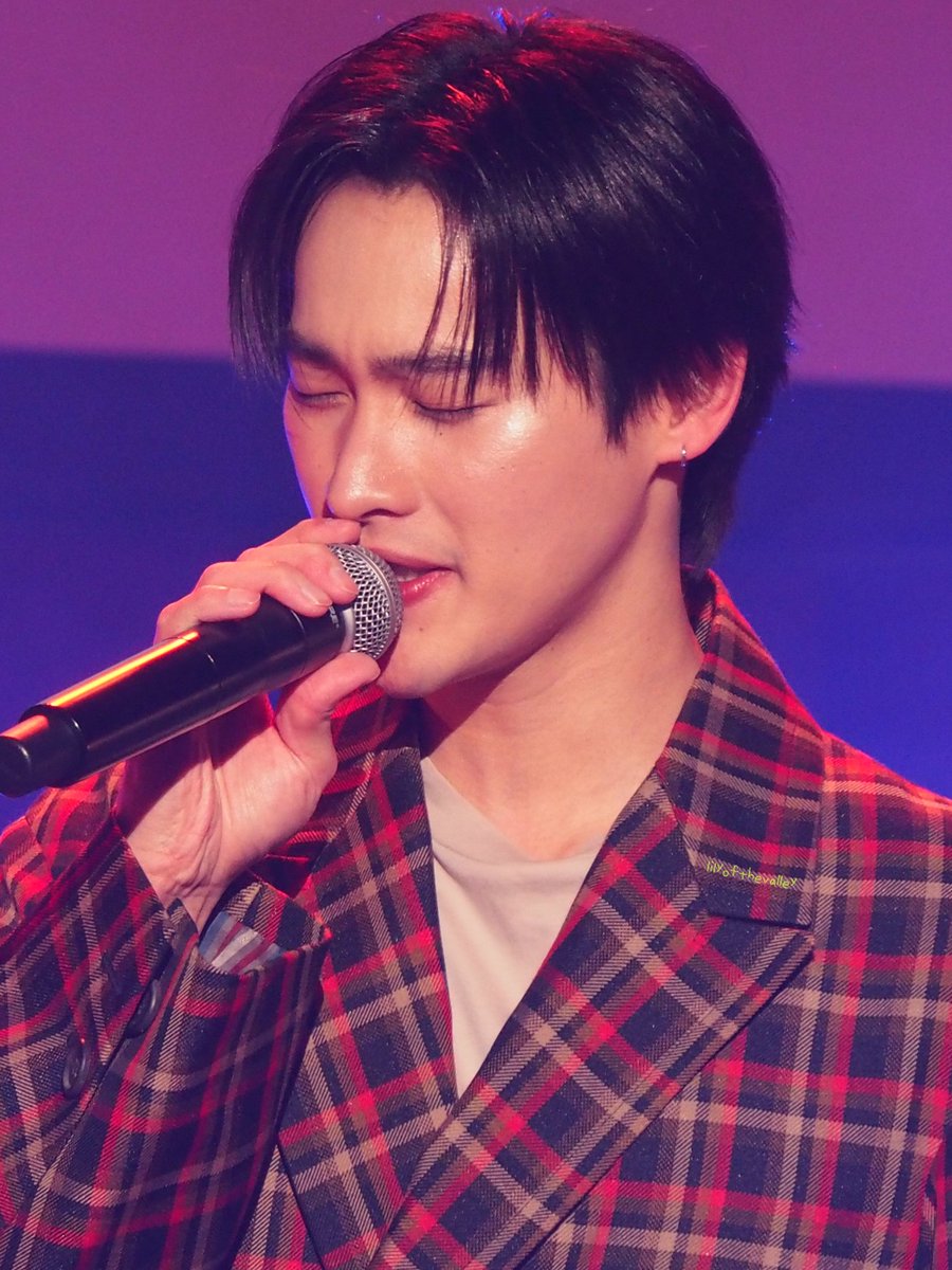 lily5454526's tweet photo. Good 🖤Kao🖤 night
もうすぐクリスマスですね🎄✨
KAO JAPAN FM2024 DAY2
#KAOSCHOOLOSAKA
#KAOSCHOOL
#number_9th
#เก้านพเก้า
#KaoNoppakao
#งุ้งงิ้งๆของนพเก้า https://t.co/emBASvzKhF