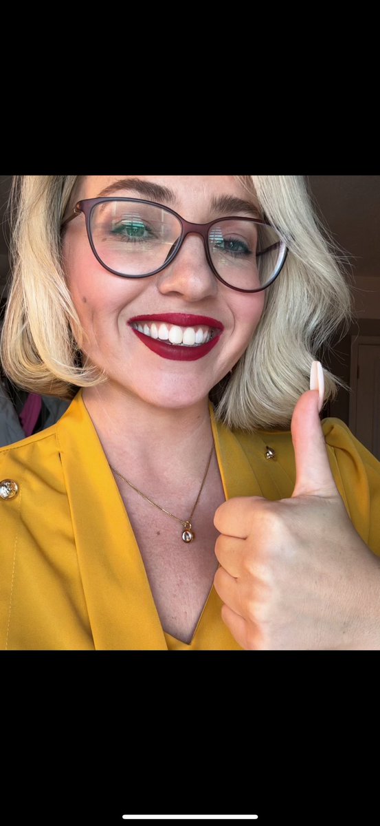 Do you want to feel like one of the smartest people in the room?
No matter where you are? 
.
.
Reading 10 minutes every day is an exercise for your brain. It expands your knowledge, sharpens your thinking, and improves your focus. 
#teacher #reading #history #motivation