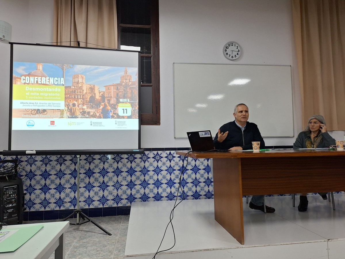 JRSEurope's tweet image. After the devastating DANA floods in Spain, which impacted over 200,000 people, our director Alberto Ares visited the affected areas with SJM Valencia. He also led a powerful conference on migration myths. 

full article: jrseurope.org/en/news/sjm-va…

#DANA2024 #JesuitMission