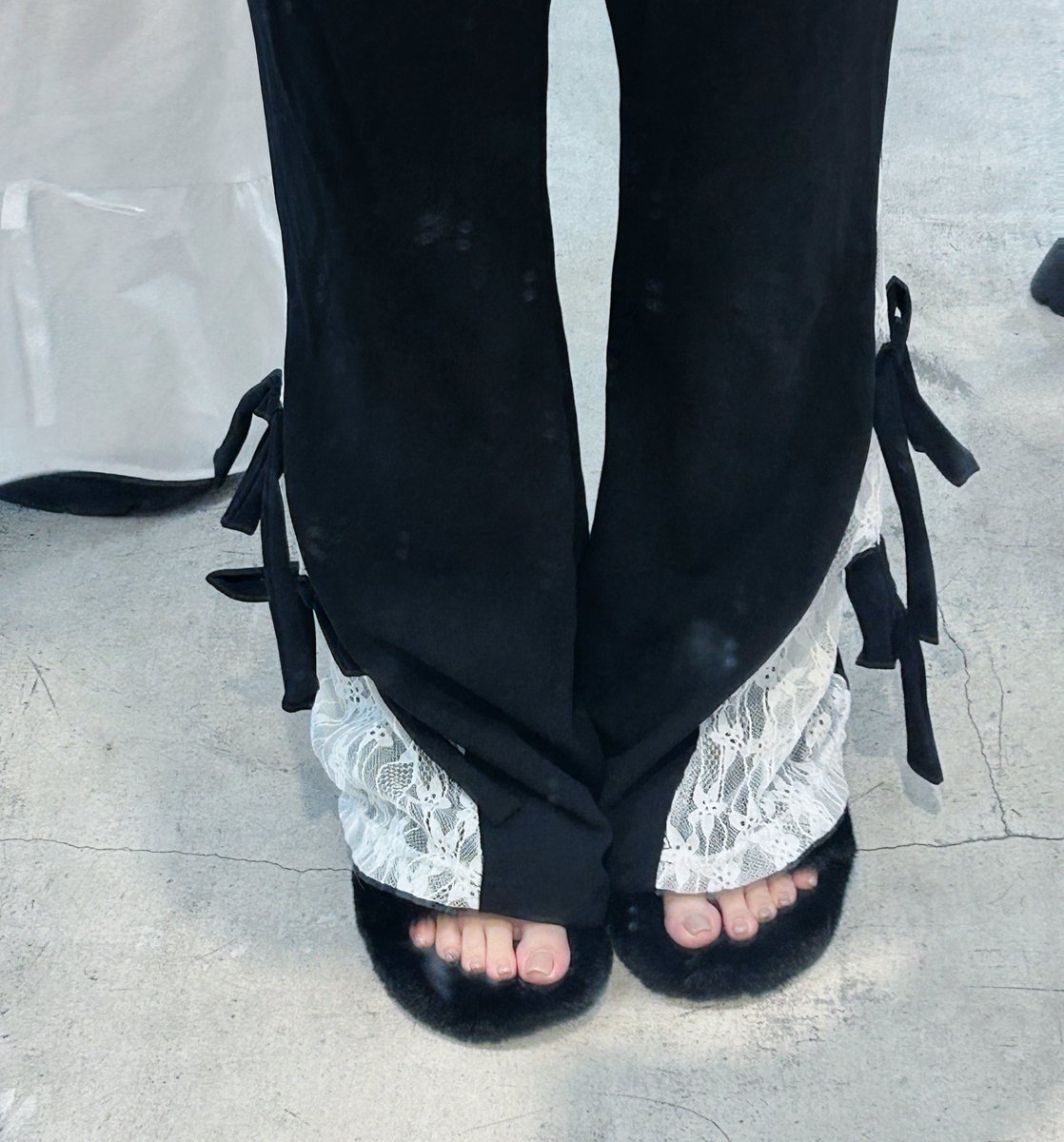 最近冬天腳超冰 很需要暖寶寶欸❄️