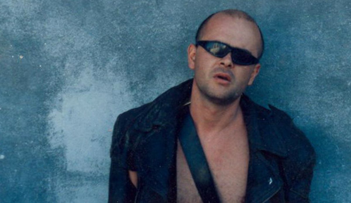 la_parabellum's tweet photo. Un 22 de Diciembre pero de 1987 fallecía Luca Prodan. Su último show fue en la cancha de Los Andes días previos con Sumo. Brilla tu luz, para mí 💫 https://t.co/dI7Xwu34K5