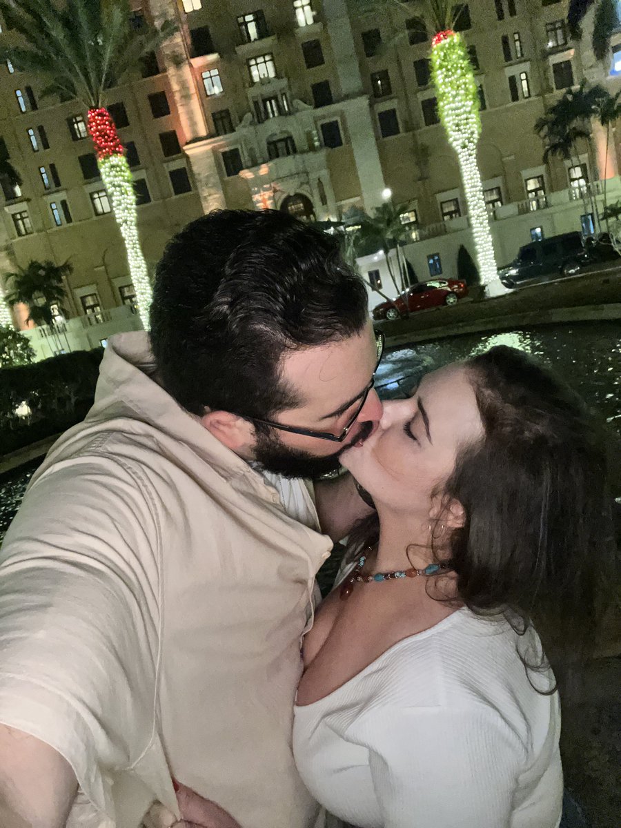 Vanessinator 🤖 T-80085 tweet media