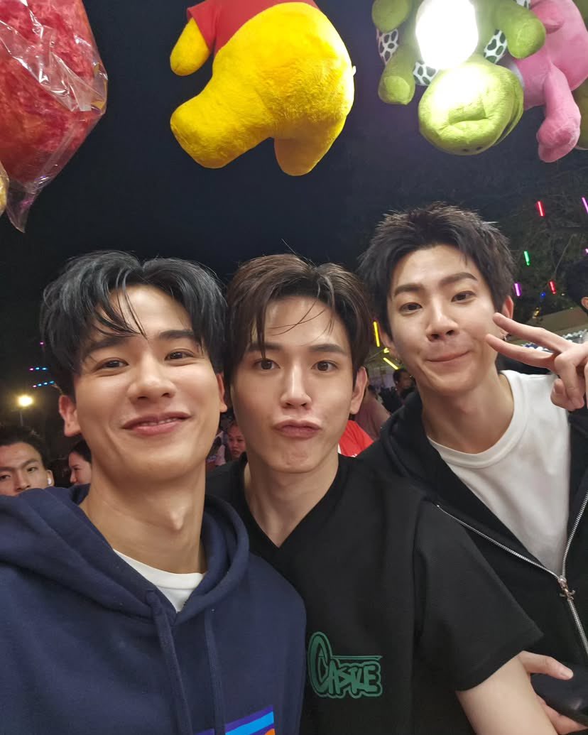 NewwieeTayTawan's tweet photo. กาชาดปีนี้ 🐯🐯���

IG : Tawan_V | #เตนิว https://t.co/GK5hOjZyVc